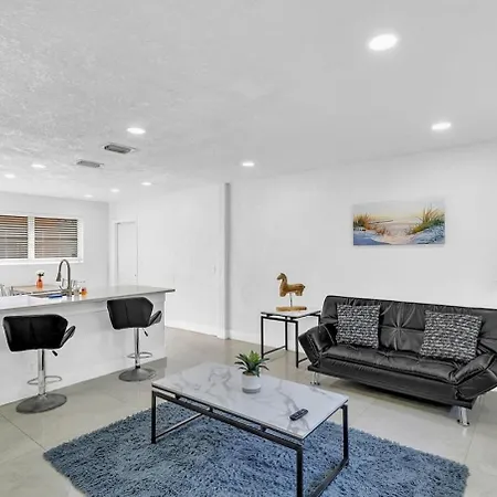 2 Bdrm Modern House Mins From Beach & Casino Hb1 Hallandale Beach Exterior photo