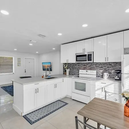 2 Bdrm Modern House Mins From Beach & Casino Hb1 Hallandale Beach Exterior photo