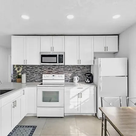 2 Bdrm Modern House Mins From Beach & Casino Hb1 Hallandale Beach Exterior photo