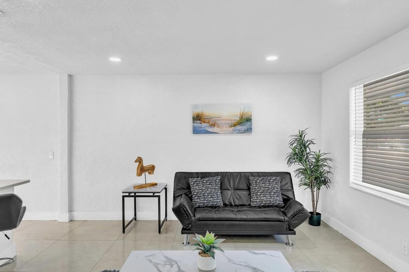 2 Bdrm Modern House Mins From & Casino Hb1 Hallandale Beach