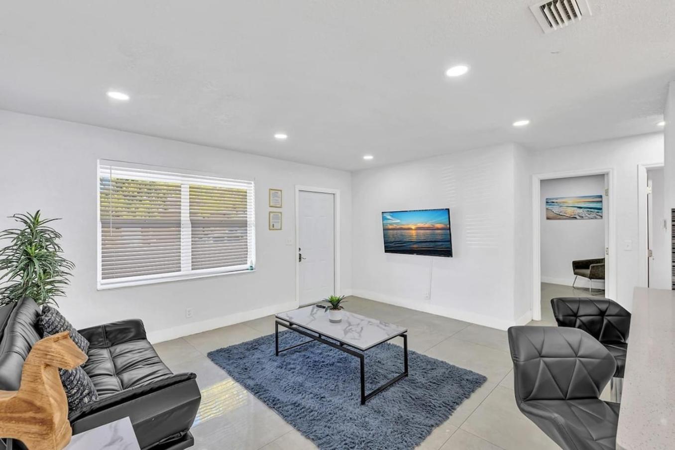 Holiday home 2 Bdrm Modern House Mins From & Casino Hb1 Hallandale Beach