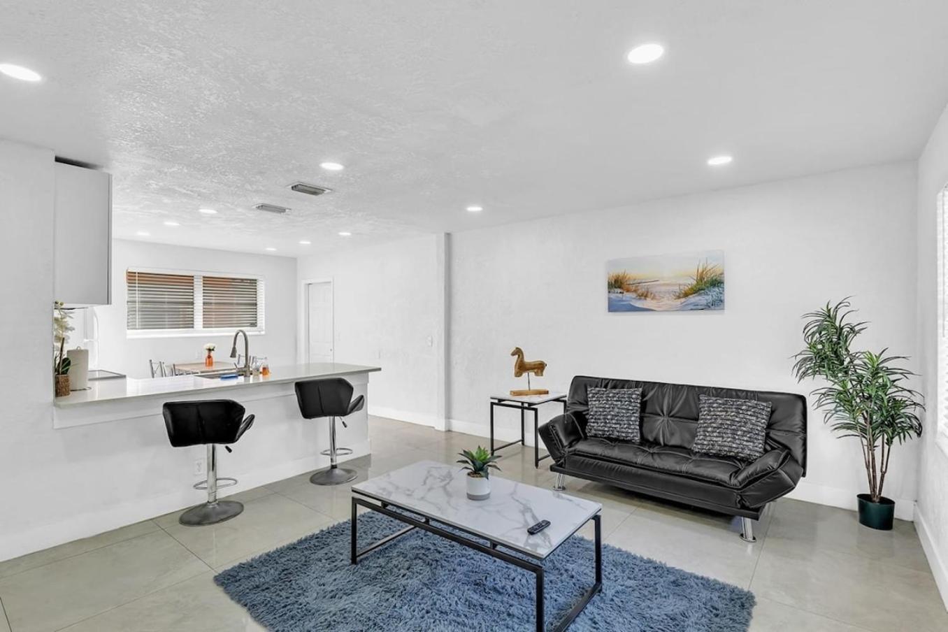 2 Bdrm Modern House Mins From & Casino Hb1 Holiday home *