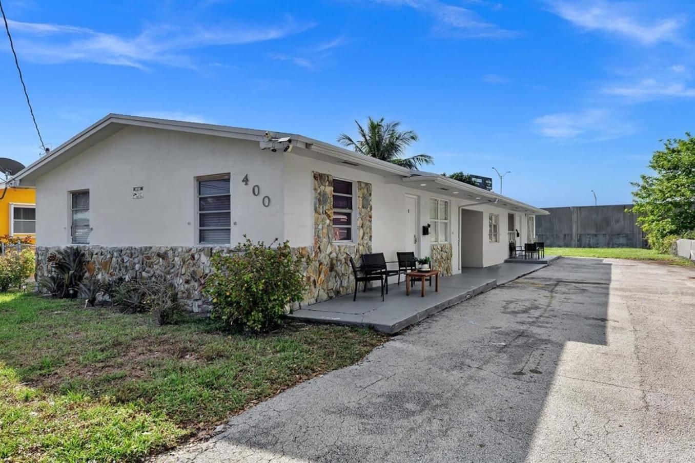 2 Bdrm Modern House Mins From & Casino Hb1 *