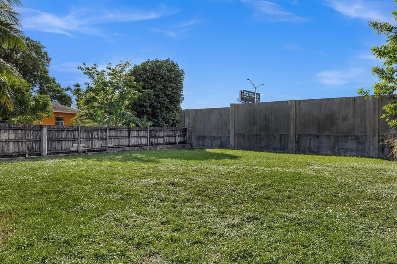 Holiday home 2 Bdrm Modern House Mins From & Casino Hb1