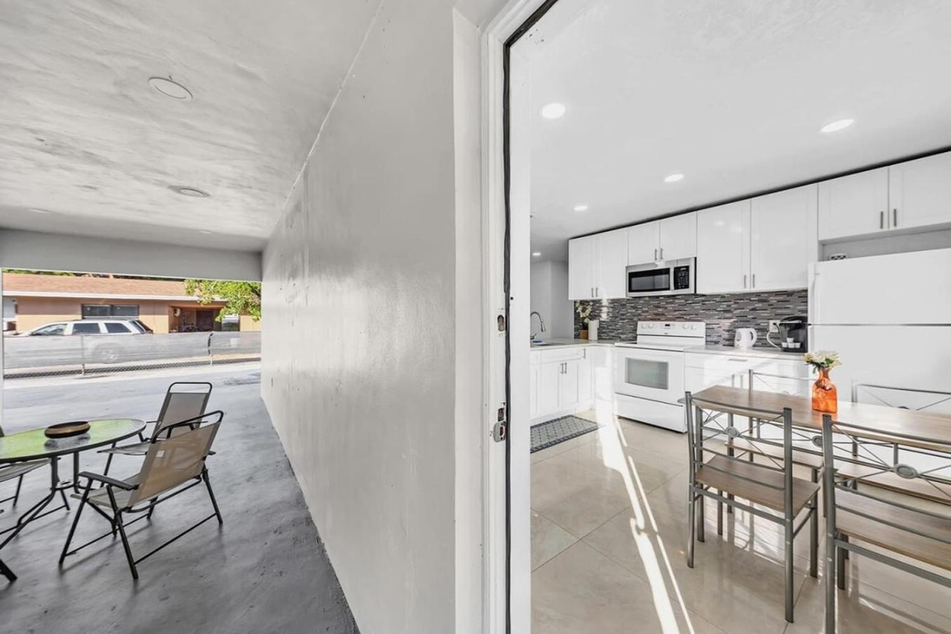 2 Bdrm Modern House Mins From & Casino Hb1 Holiday home Hallandale Beach